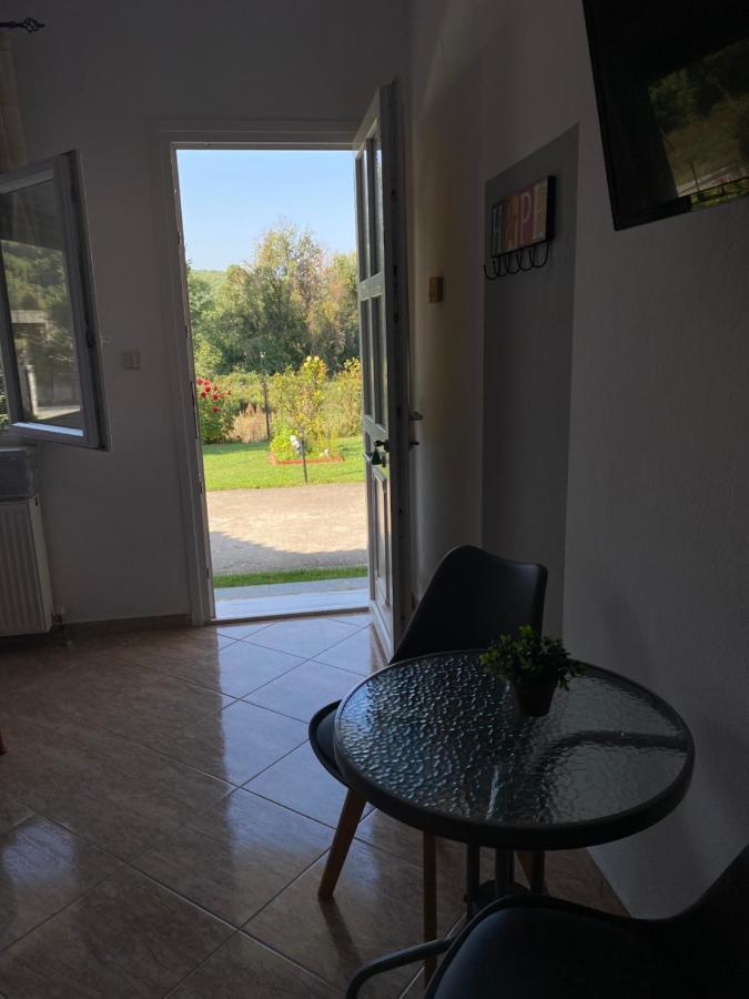 Guesthouse Anestis Ángistron Eksteriør billede